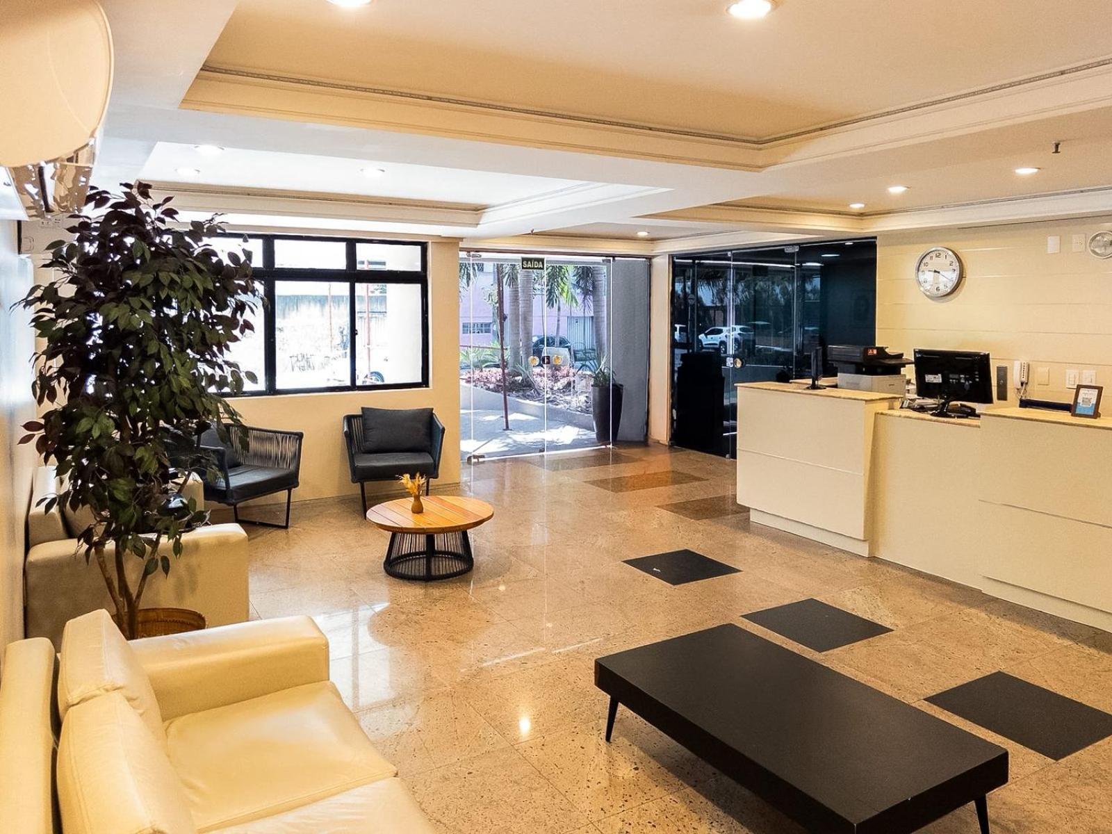 D8 Hotel