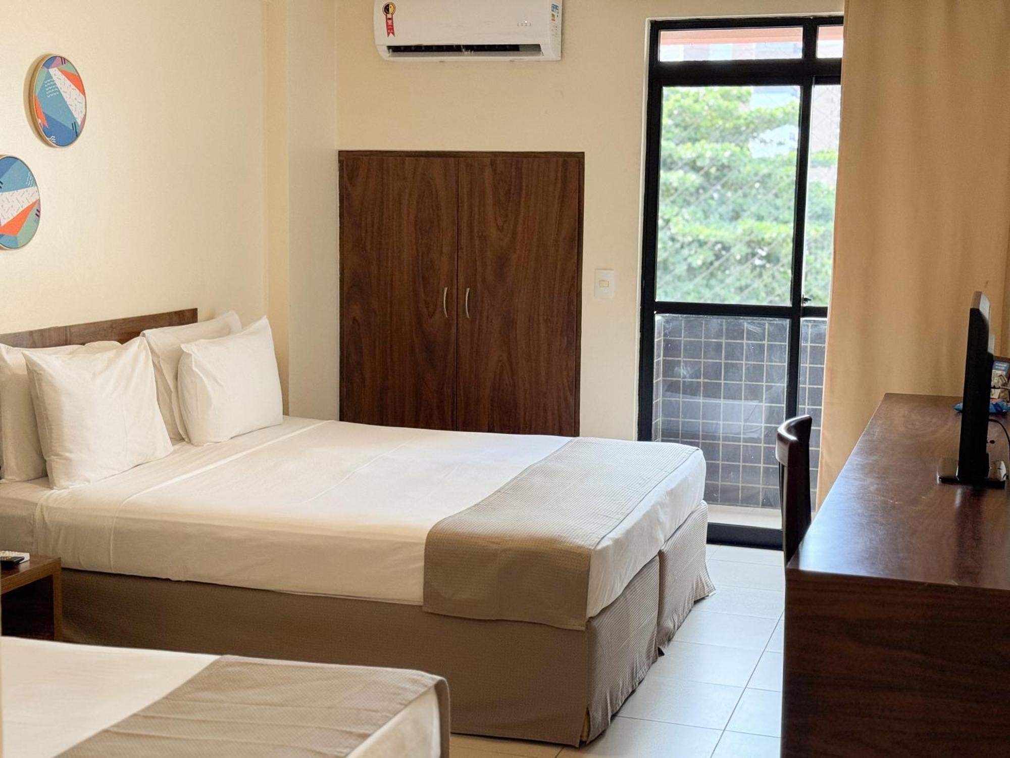 D8 Hotel