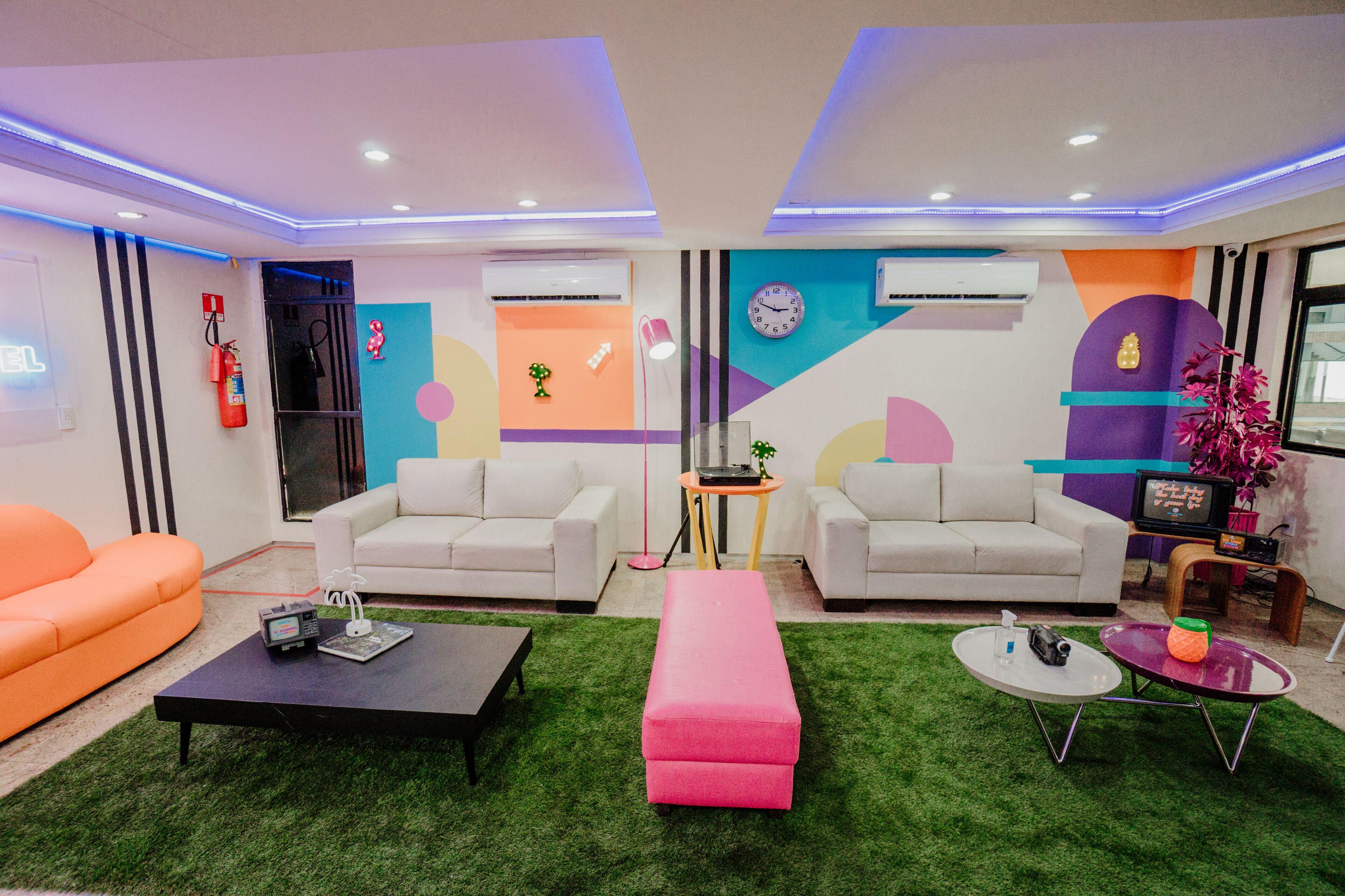 D8 Hotel