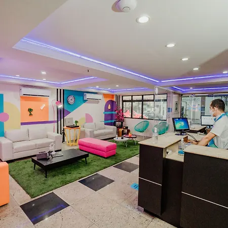 D8 Hotel