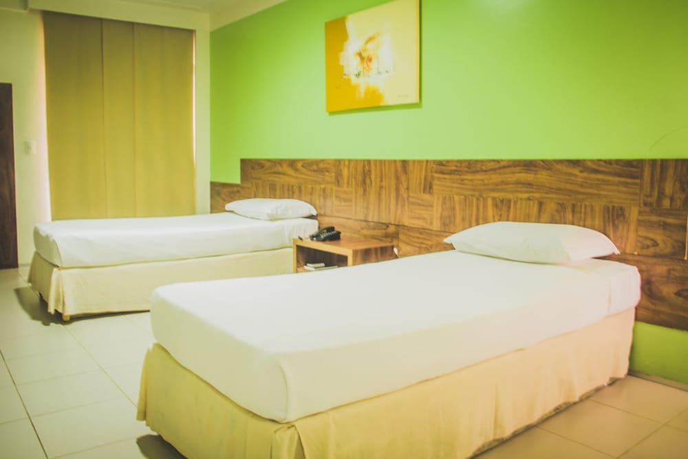 D8 Express Hotel
