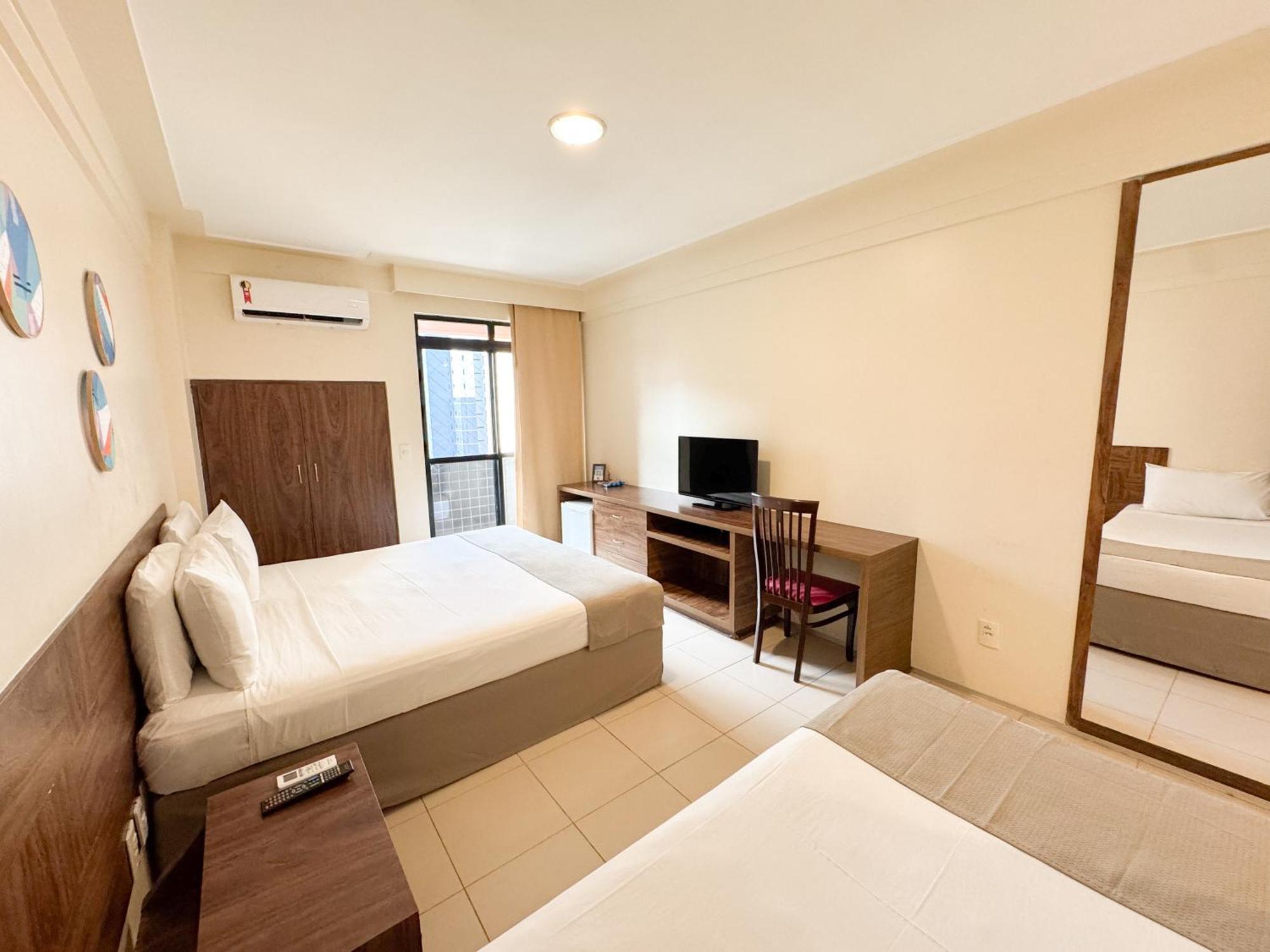 Hotel D8 Express