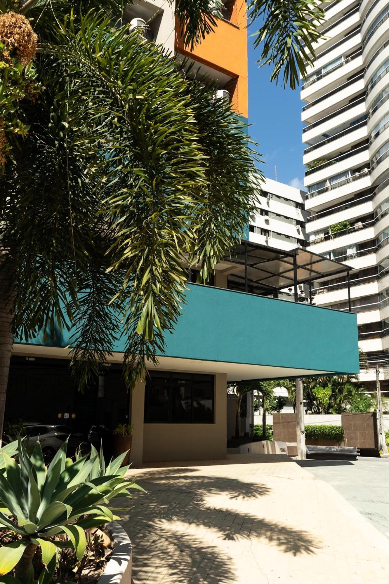 D8 Express Hotel